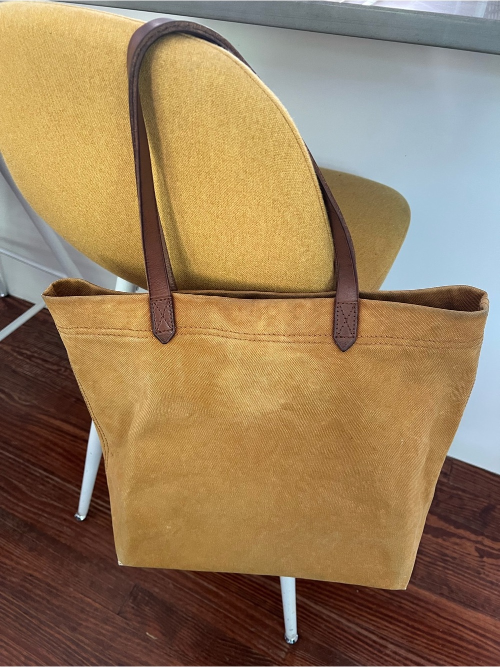 Madewell Yello Solid Tote Brown Leather Double Handles Zip Closure Inner Pockets
